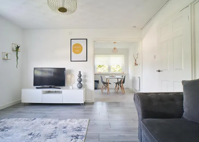 Woodside Apartment